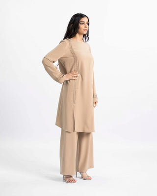 Knee-length embroidered blouse with wide-leg pants — ASHI